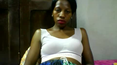 Snapshot of edwige770943 chatting on 04.29.26 edwige770943 online show from 04.29.26