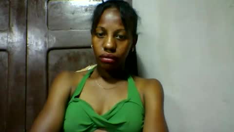 Snapshot of edwige770943 chatting on 05.08.26 edwige770943 online show from 05.08.26