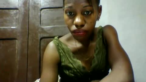 Snapshot of edwige770943 chatting on 05.13.26 edwige770943 online show from 05.13.26