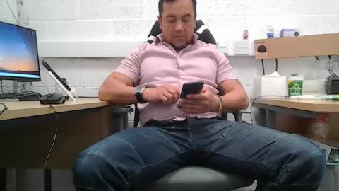 Snapshot of edwill13 chatting on 04.10.26 EdM online show from 04.10.26