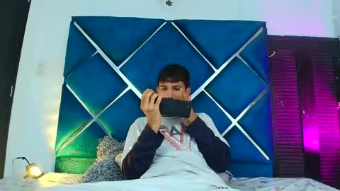 Edwin online show from 04.17.26