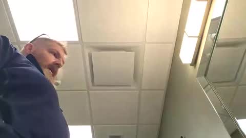 Snapshot of edyja chatting on 12.20.24 Eddya online show from 12.20.24