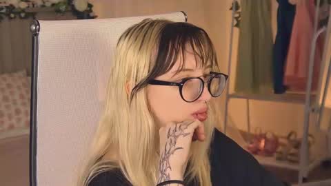 EVA NON NUDE online show from 07.09.26