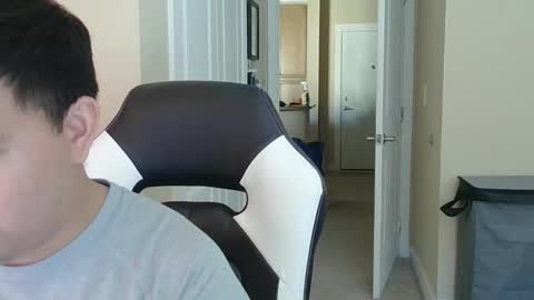 Snapshot of effenhowie chatting on 06.05.26 EffenHowie online show from 06.05.26