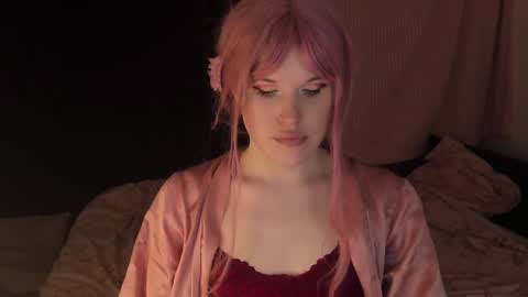 Effie Mur online show from 01.05.25