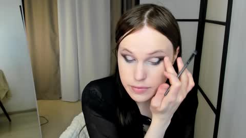 Effie Mur online show from 01.31.26