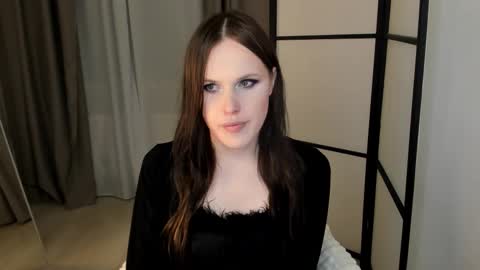 Effie Mur online show from 03.12.26