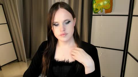 Effie Mur online show from 03.19.26