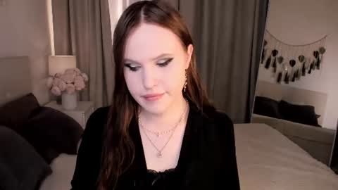 Effie Mur online show from 06.25.26