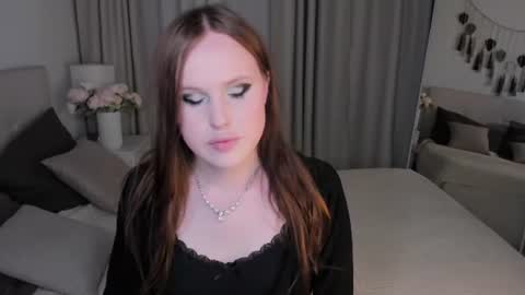 Effie Mur online show from 07.10.26