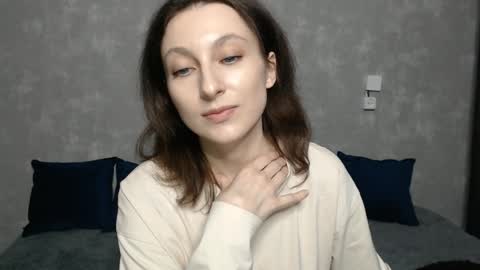 Snapshot of effy_gray chatting on 12.07.24 Anna online show from 12.07.24