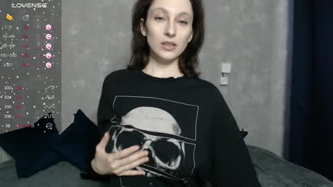 Snapshot of effy_gray chatting on 12.12.24 Anna online show from 12.12.24