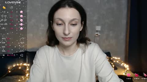 Snapshot of effy_gray chatting on 01.14.25 Anna online show from 01.14.25