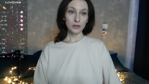 Snapshot of effy_gray chatting on 01.19.25 Anna online show from 01.19.25