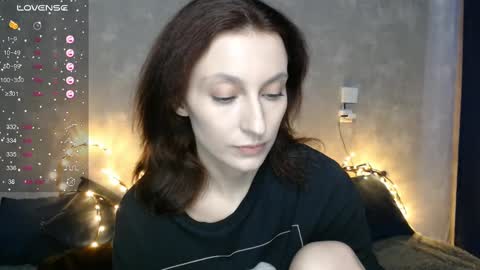 Snapshot of effy_gray chatting on 02.13.25 Anna online show from 02.13.25