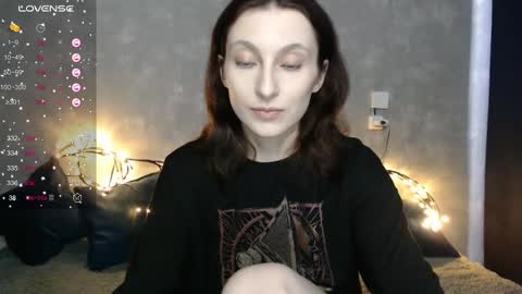 Snapshot of effy_gray chatting on 02.24.25 Anna online show from 02.24.25