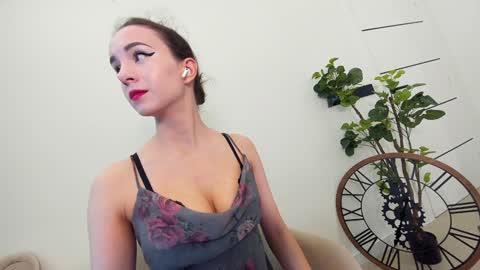 Snapshot of ehotlovea chatting on 01.16.25 Erik and Alice online show from 01.16.25