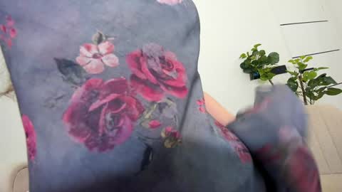Snapshot of ehotlovea chatting on 01.17.25 Erik and Alice online show from 01.17.25