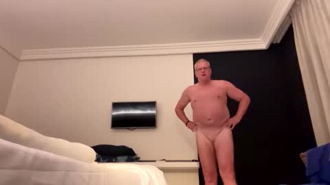 Snapshot of eichelhorn chatting on 11.13.25 eichelhorn online show from 11.13.25