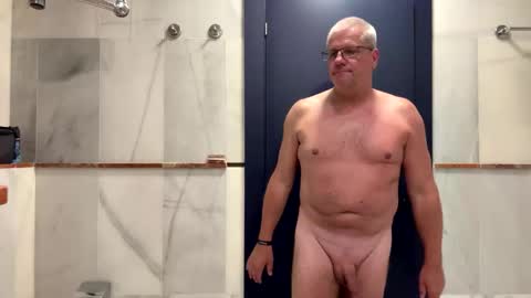 Snapshot of eichelhorn chatting on 11.15.25 eichelhorn online show from 11.15.25