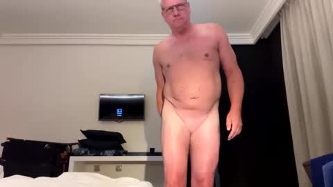 Snapshot of eichelhorn chatting on 11.20.25 eichelhorn online show from 11.20.25