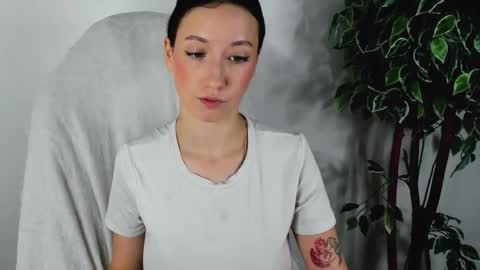 Snapshot of eileenmoores chatting on 09.11.25 eileenmoores online show from 09.11.25