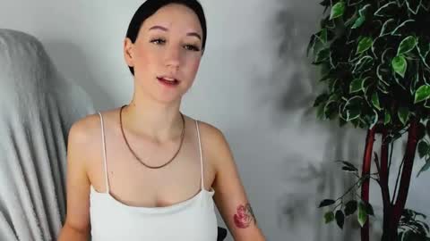 Snapshot of eileenmoores chatting on 09.20.25 eileenmoores online show from 09.20.25