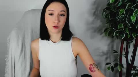 Snapshot of eileenmoores chatting on 09.26.25 eileenmoores online show from 09.26.25