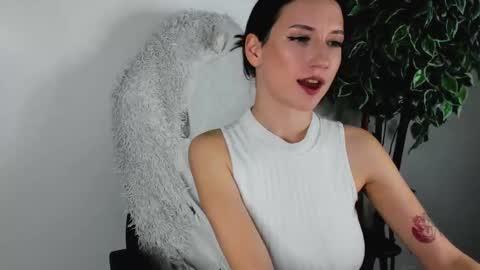 Snapshot of eileenmoores chatting on 10.14.25 eileenmoores online show from 10.14.25