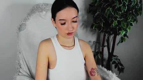 Snapshot of eileenmoores chatting on 10.22.25 eileenmoores online show from 10.22.25