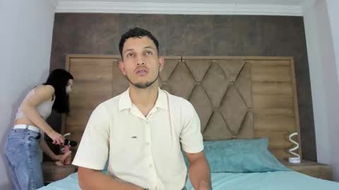 YG COUPLE online show from 01.17.26