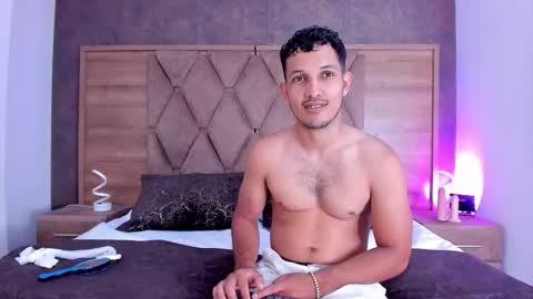 YG COUPLE online show from 02.27.26