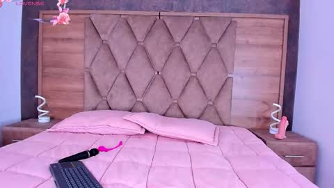 YG COUPLE online show from 03.01.26