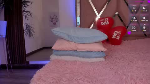 eimyaniston cute online show from 02.14.25