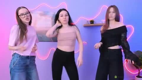 Snapshot of eira_mouse chatting on 04.14.26 Sweet Eira online show from 04.14.26