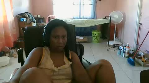 Snapshot of eirondra_valeen chatting on 10.17.25 Eirondra Valeen online show from 10.17.25