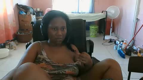 Snapshot of eirondra_valeen chatting on 10.19.25 Eirondra Valeen online show from 10.19.25