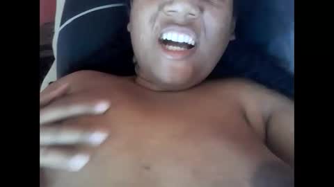 Snapshot of eirondra_valeen chatting on 10.23.25 Eirondra Valeen online show from 10.23.25