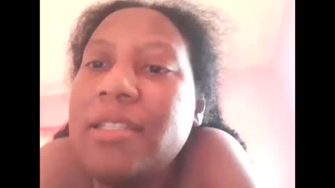 Snapshot of eirondra_valeen chatting on 11.08.25 Eirondra Valeen online show from 11.08.25