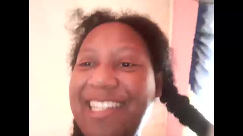 Snapshot of eirondra_valeen chatting on 11.29.25 Eirondra Valeen online show from 11.29.25