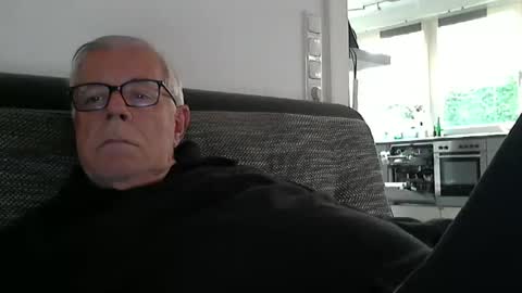 eisbaer1957 online show from 10.26.25