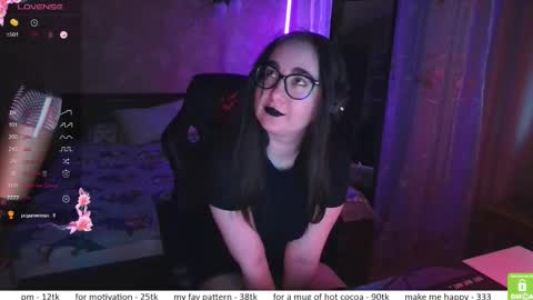 If you like it when I meow give me a thumbs up online show from 11.23.25