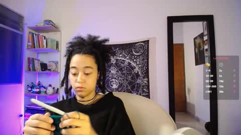 Ela  Help me reach 100 thumbs up online show from 03.12.26