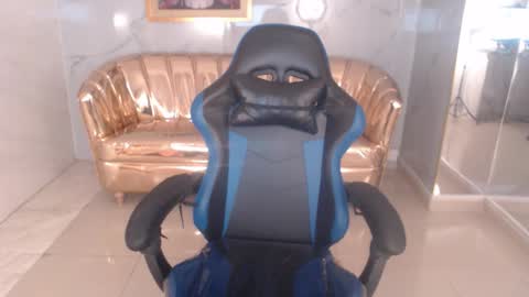 Snapshot of ela_boob_s chatting on 01.13.26 ELA online show from 01.13.26