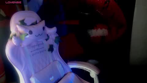 Snapshot of ela_foxyy chatting on 11.29.25 ELA online show from 11.29.25