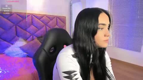 Snapshot of elaia_muller chatting on 01.16.26 Elaia online show from 01.16.26