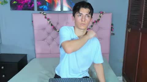 Elan Giralon online show from 12.17.25