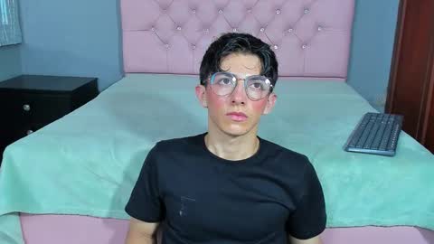 Elan Giralon online show from 01.06.26