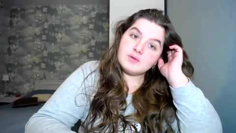 Elanis online show from 12.22.24