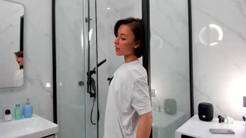 Snapshot of elannand chatting on 09.23.25 ELA 3 online show from 09.23.25